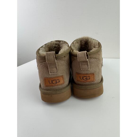 UGG Classic Ultra Mini Womens Bootie 8 Antelope Suede Ankle Boot 1116109 RARE - Picture 5 of 8